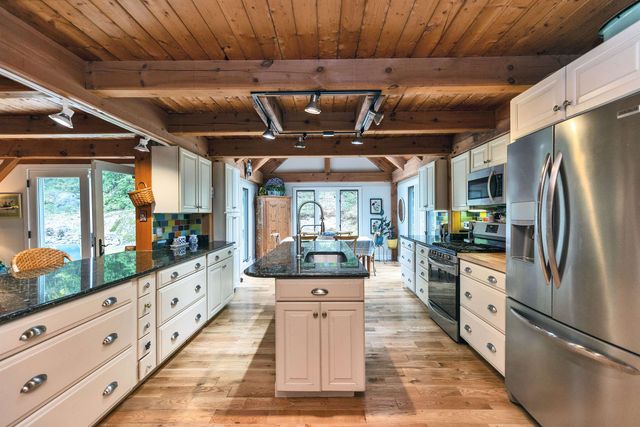 11 Kasey Drive, Milford, NH 03055