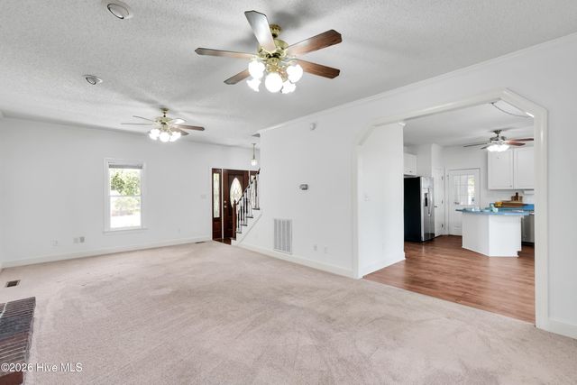 4927 Woodcrest Drive, Castle Hayne, NC 28429