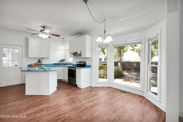 4927 Woodcrest Drive, Castle Hayne, NC 28429