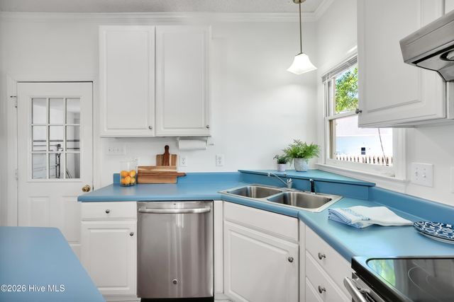 4927 Woodcrest Drive, Castle Hayne, NC 28429