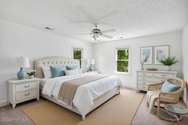 4927 Woodcrest Drive, Castle Hayne, NC 28429