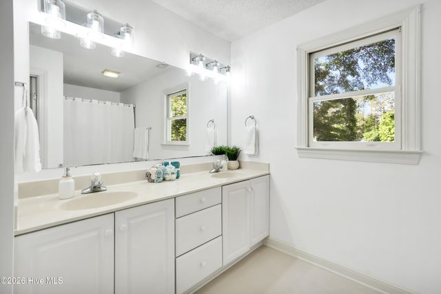 4927 Woodcrest Drive, Castle Hayne, NC 28429