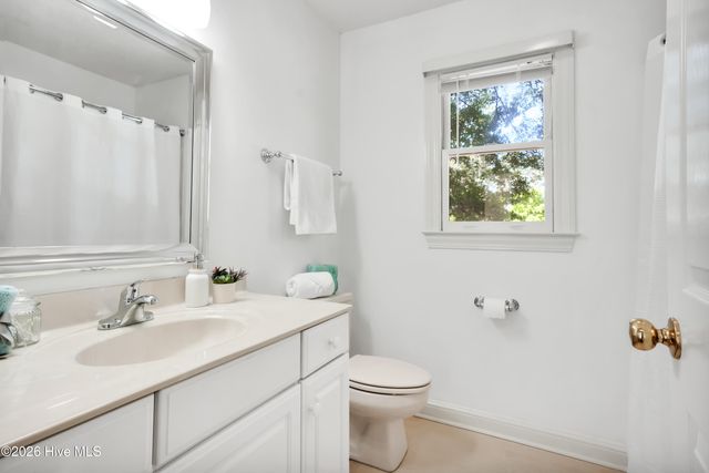 4927 Woodcrest Drive, Castle Hayne, NC 28429