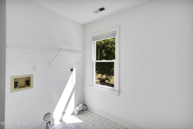4927 Woodcrest Drive, Castle Hayne, NC 28429