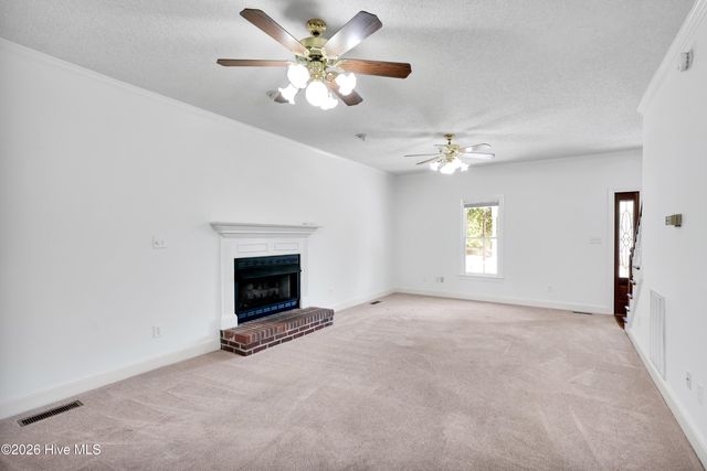 4927 Woodcrest Drive, Castle Hayne, NC 28429