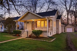 438 Wealthy Street, Kalamazoo Twp, MI 49006