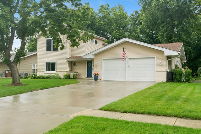 2S155 Mayfield Lane, Glen Ellyn, IL 60137