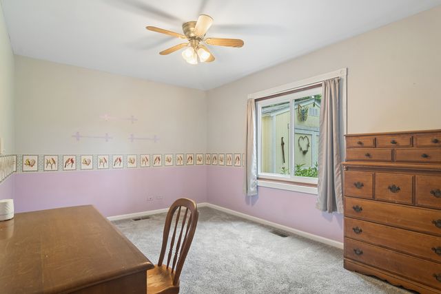 2S155 Mayfield Lane, Glen Ellyn, IL 60137