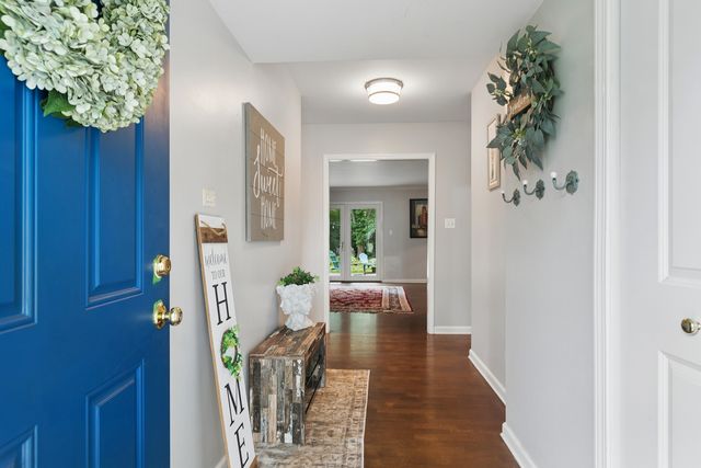 2S155 Mayfield Lane, Glen Ellyn, IL 60137