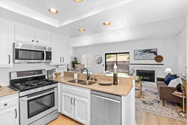 11414 Madera Rosa Way, San Diego, CA 92124