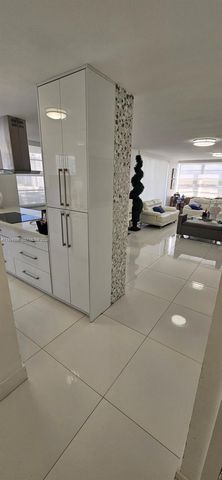 18041 Biscayne Boulevard 1405, Aventura, FL 33160