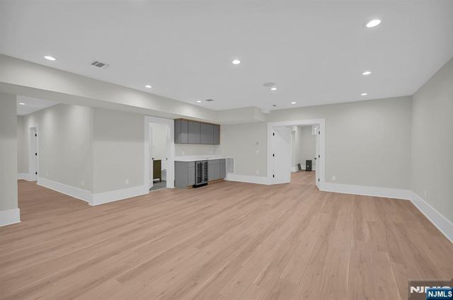 470 White Oak Ridge Road, Millburn, NJ 07078