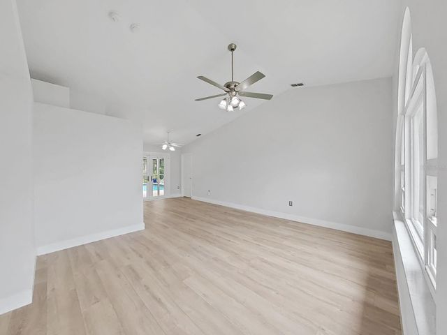 9133 TOURNAMENT DRIVE, Hudson, FL 34667
