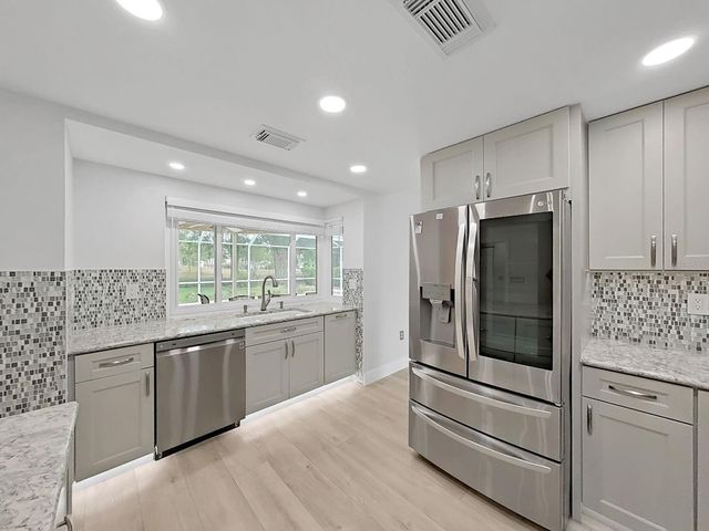 9133 TOURNAMENT DRIVE, Hudson, FL 34667