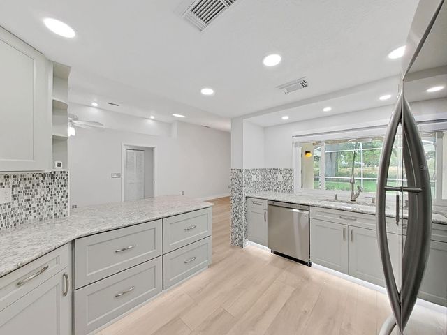9133 TOURNAMENT DRIVE, Hudson, FL 34667