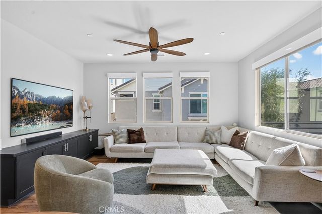 592 S Motif, Anaheim, CA 92805