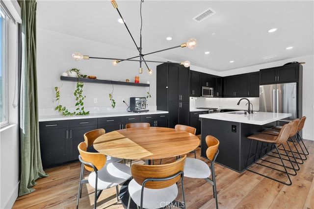 592 S Motif, Anaheim, CA 92805