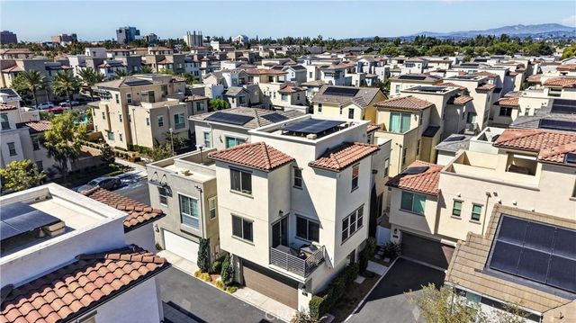 592 S Motif, Anaheim, CA 92805