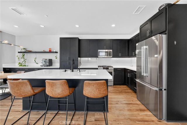 592 S Motif, Anaheim, CA 92805