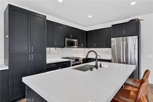 592 S Motif, Anaheim, CA 92805