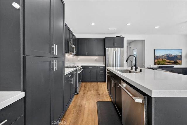 592 S Motif, Anaheim, CA 92805