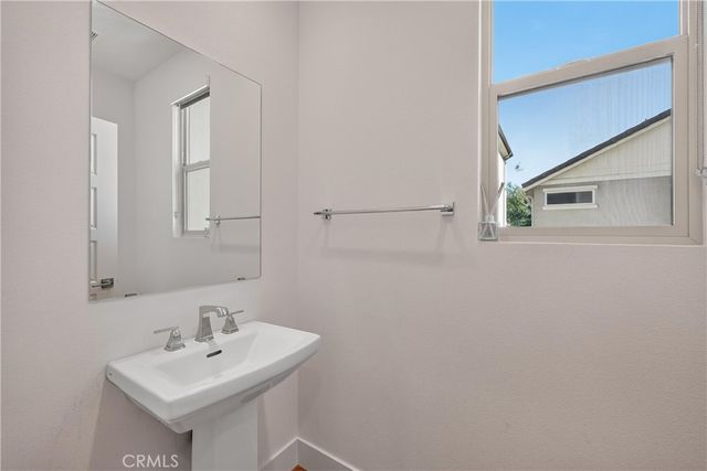 592 S Motif, Anaheim, CA 92805