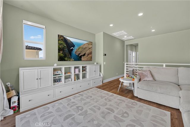 592 S Motif, Anaheim, CA 92805