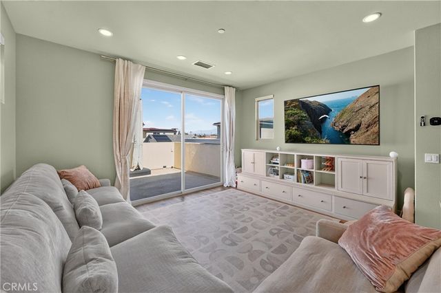 592 S Motif, Anaheim, CA 92805