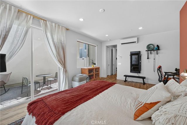 592 S Motif, Anaheim, CA 92805