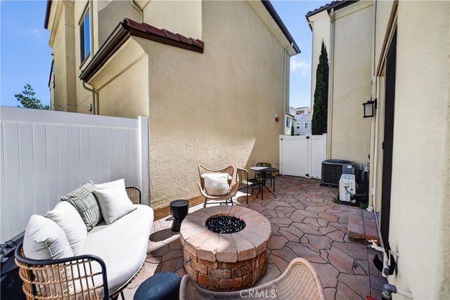 592 S Motif, Anaheim, CA 92805