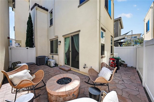 592 S Motif, Anaheim, CA 92805