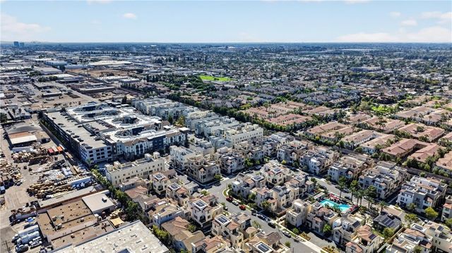592 S Motif, Anaheim, CA 92805