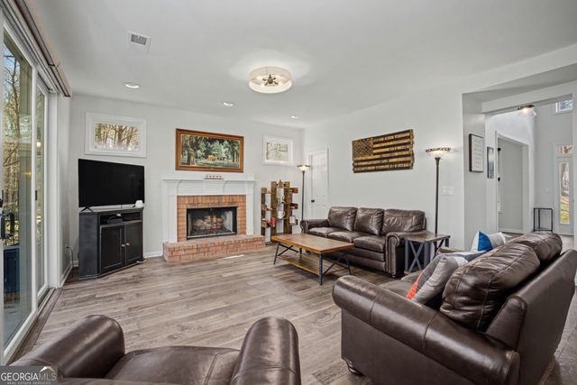 225 Monarch Drive, Peachtree City, GA 30269