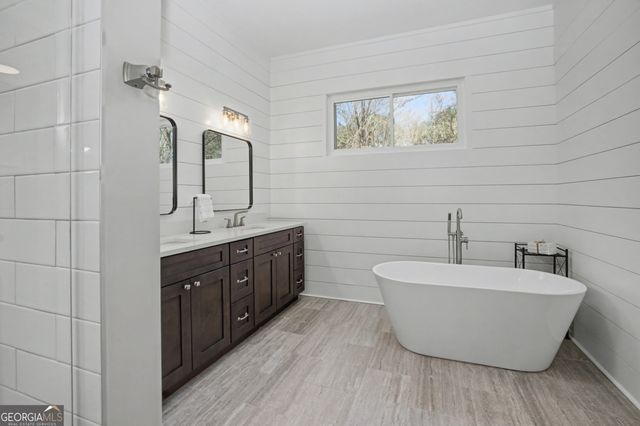 225 Monarch Drive, Peachtree City, GA 30269