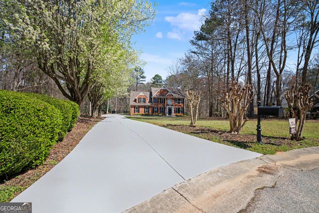 225 Monarch Drive, Peachtree City, GA 30269