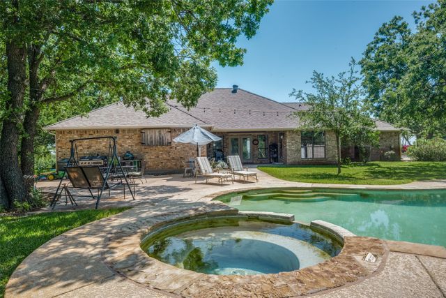 778 County Road 3141, Decatur, TX 76234
