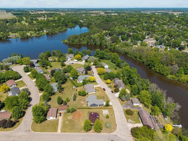 65 SHORE DRIVE, Clintonville, WI 54929