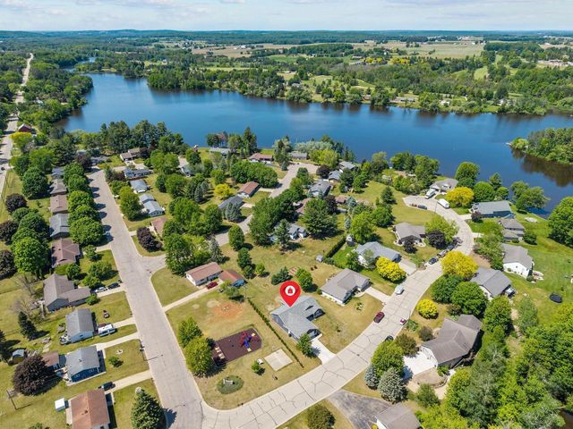 65 SHORE DRIVE, Clintonville, WI 54929