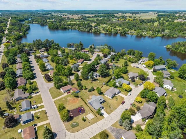 65 SHORE DRIVE, Clintonville, WI 54929