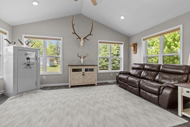 65 SHORE DRIVE, Clintonville, WI 54929