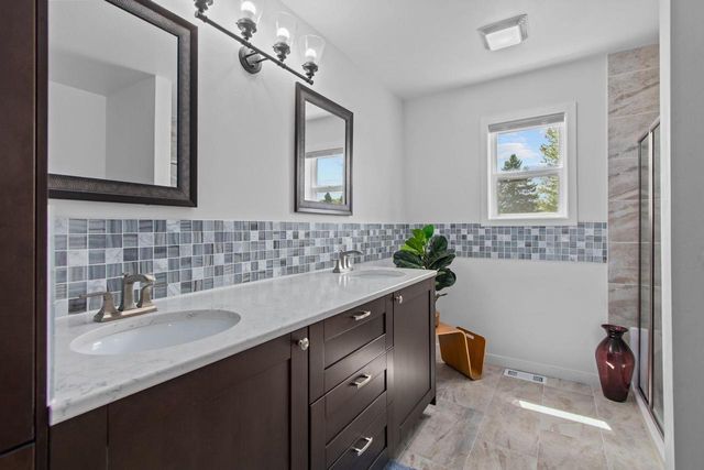 65 SHORE DRIVE, Clintonville, WI 54929