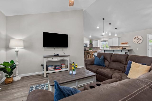 65 SHORE DRIVE, Clintonville, WI 54929