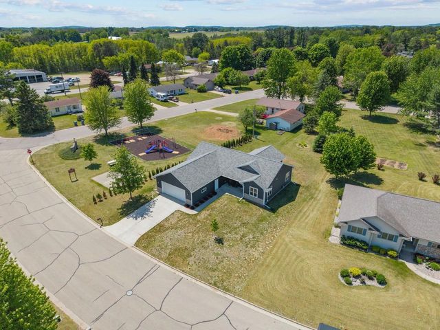 65 SHORE DRIVE, Clintonville, WI 54929