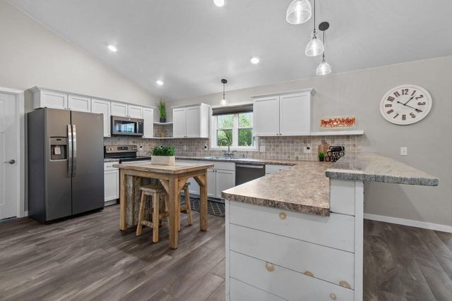 65 SHORE DRIVE, Clintonville, WI 54929