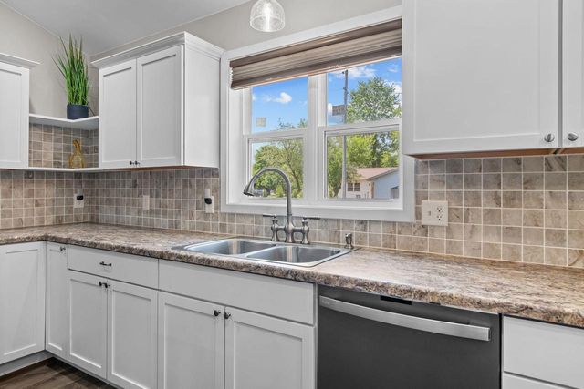 65 SHORE DRIVE, Clintonville, WI 54929