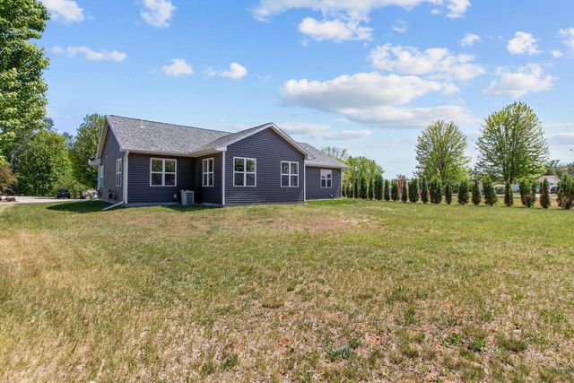 65 SHORE DRIVE, Clintonville, WI 54929