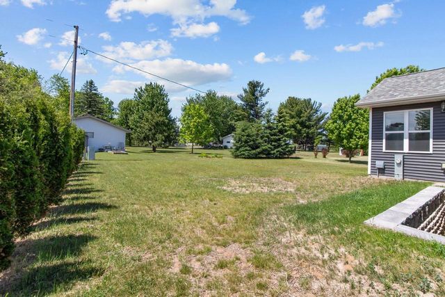 65 SHORE DRIVE, Clintonville, WI 54929