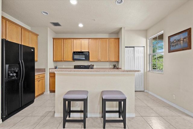 335 E Thatch Palm Circle 104, Jupiter, FL 33458