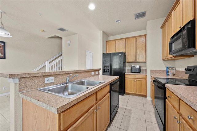 335 E Thatch Palm Circle 104, Jupiter, FL 33458