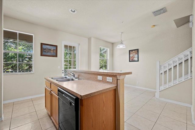 335 E Thatch Palm Circle 104, Jupiter, FL 33458